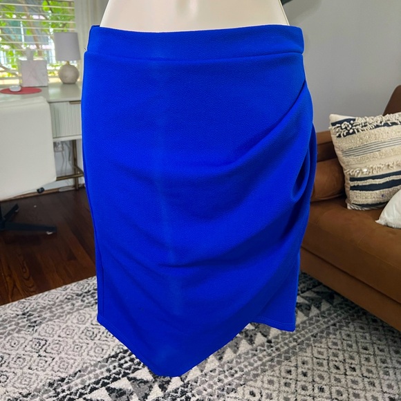 Size medium bodycon vibrant blue skirt with overlay and cinching - Picture 1 of 4